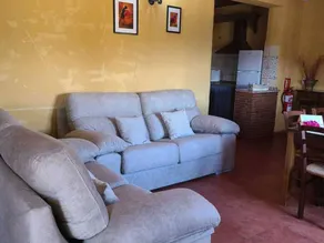 Holiday apartment with private pool, garden & BBQ - Image 4