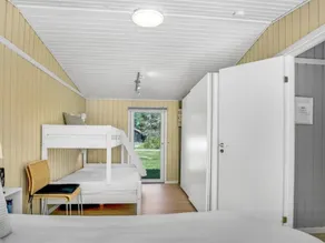 Holiday home with terrace - Image 4