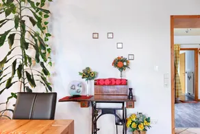Apartment 'Ferienwohnung am Rosenberg' mit Gemeinschaftsgarten, WLAN und Klimaanlage - Image 5