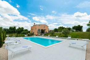 Luxury Villa Maria with Large Pool - Image 3