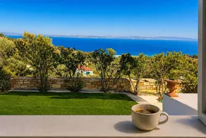 Holiday apartment with barbecue & garden | Garden view - Image 3