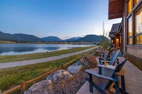 Merveilleuse cabane conviviale et familiale avec jacuzzi, terrasse et barbecue | Vue sur l'eau - Image 5