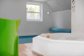 House with terrace, sauna & jacuzzi - Image 4