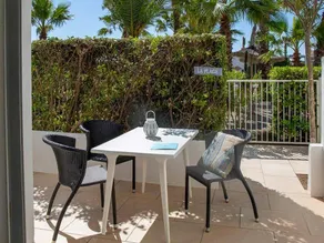 Holiday apartment with pool - Image 4