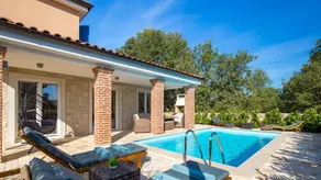 Fully equipped big house with garden, barbecue & terrace | City view | Pets are welcome - Image 2