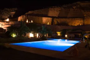 Holiday home with pool & garden | Pet-friendly - Image 3