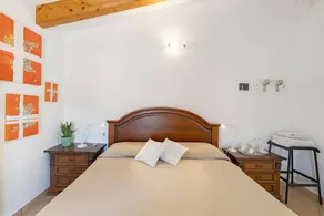 Charming dedicated room with garden & terrace | Garden view | Suitable for remote work | Pets allowed - Image 5