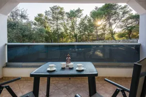 Apartment with terrace - Image 2