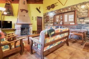 Casa vacacional con barbacoa y jardín | Vistas a la montaña - Image 2