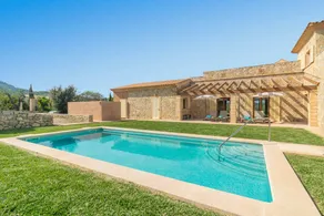 Villa avec barbecue, terrasse et jardin - Image 2