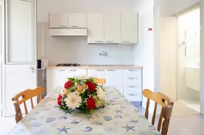 Charmant appartement avec terrasse, barbecue et jardin | Vue jardin - Image 5