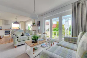 Cottage with garden | Beach view - Image 2