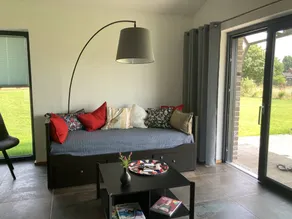 House with garden | Garden view - Image 3