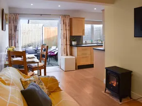 Children-friendly nice cottage with garden | River view | Next to the beach - Image 3