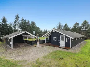 Holiday home with sauna, barbecue & terrace - Image 3