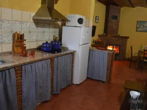 Holiday apartment with private pool, garden & BBQ - Image 2