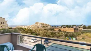 Apartment mit Terrasse und Pool - Image 2