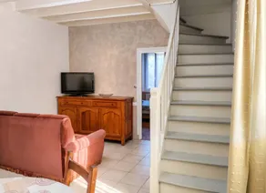 Homerez - Country House with Terrace - Image 3