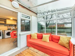 Cottage with garden - Image 3