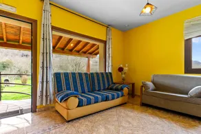 Chalet 'Les Cuartes 2' with Mountain Views, Private Terrace and Private Garden - Image 2