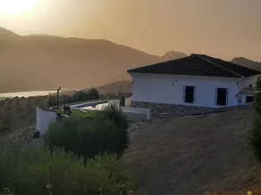 House with barbeque & private pool - Image 5