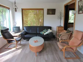 Holiday home with BBQ, terrace & garden | Pets allowed - Image 2