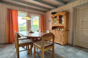 Children-friendly charming holiday home with barbecue, sauna & hot tub | Next to the beach - Image 4