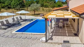 Casa vacacional con terraza, barbacoa y piscina privada - Image 3