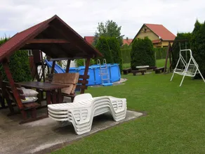 House with barbecue, terrace & garden - Image 3