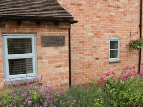 Cottage with garden & barbecue - Image 5