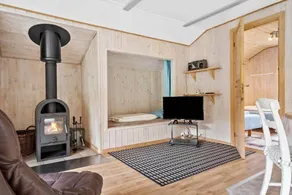 Holiday home with terrace - Image 4