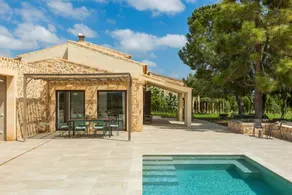 Holiday home with garden, barbecue & terrace | Mountain view - Image 2