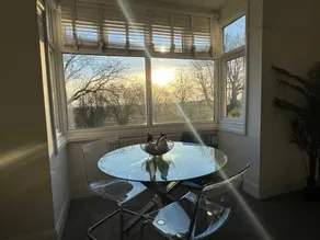 Apartment with garden - Image 2
