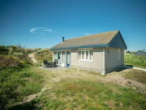 Family-oriented charming bungalow with heated pool & terrace - Image 4