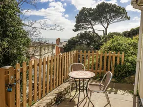 Cottage with garden - Image 2