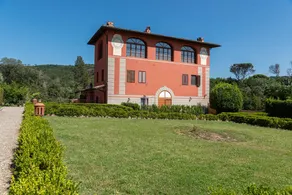 Fully equipped holiday home with garden, barbeque & pool | Garden view - Image 2