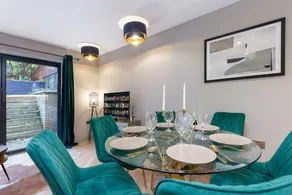 Holiday apartment with garden - Image 4