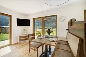 Flat with terrace, garden & sauna | Garden view - Image 5