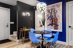 Stunning 3rd St Escape - 6th Street - 4 min walk - Image 4