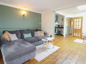 Cottage with garden - Image 4