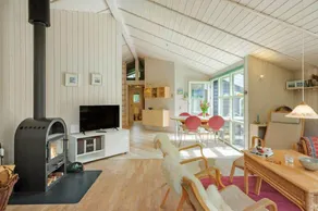 Fully equipped pleasant holiday home with hot tub, sauna & terrace | Pets allowed - Image 5