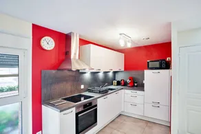 Fully equipped holiday home with garden & terrace | Garden view - Image 3