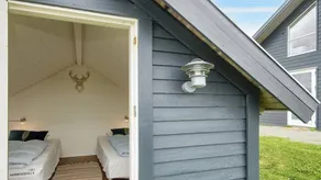 House with pool, sauna & jacuzzi - Image 3