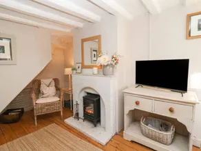 Cottage with garden - Image 2