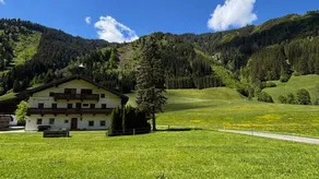 Holiday apartment with garden - Image 2
