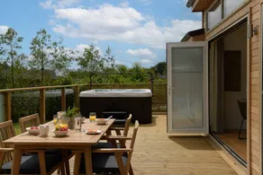 Familienorientiertes Landhaus mit Whirlpool und Garten - Image 3