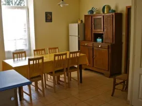 Holiday home with terrace, BBQ & garden - Image 4
