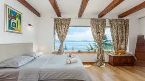 Lovely villa with garden, private pool & barbeque | Dogs allowed - Image 5