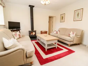 Cottage with garden & barbecue - Image 5