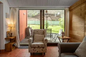Casa adatta alle famiglie con internet veloce, terrazza e giardino | Vista sul giardino | Ideale per lavorare da remoto - Image 3